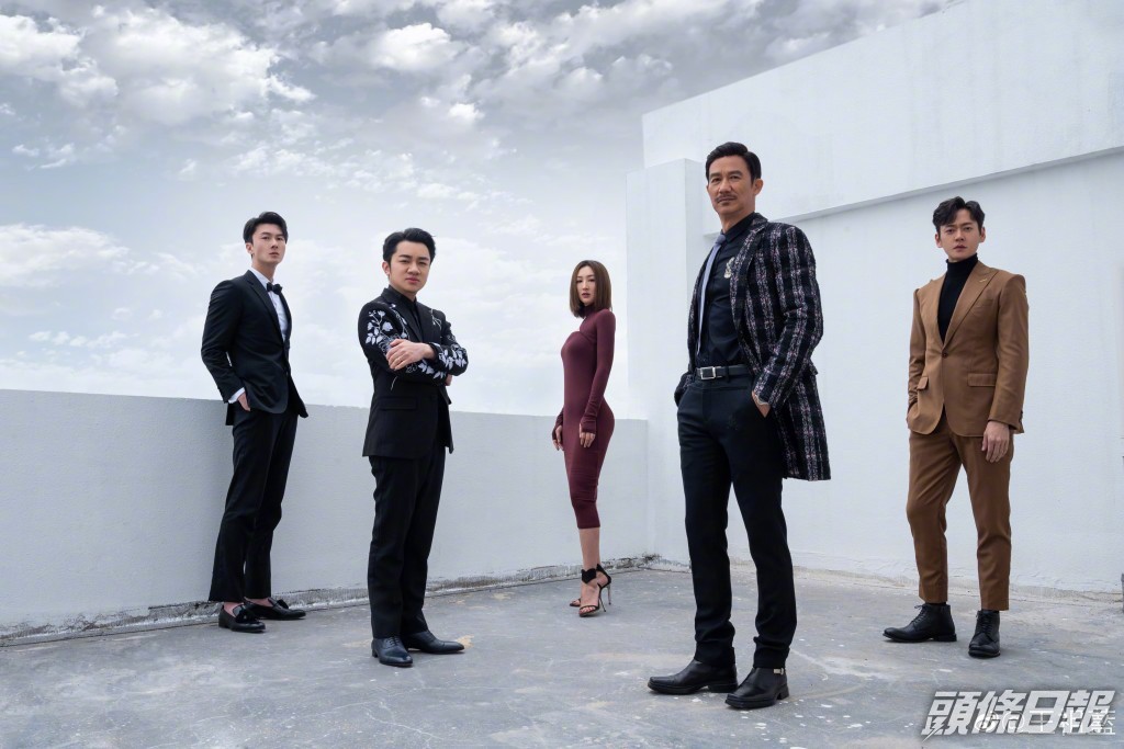 今年62歲的李子雄，留了二撇雞，仲型仔過之前。